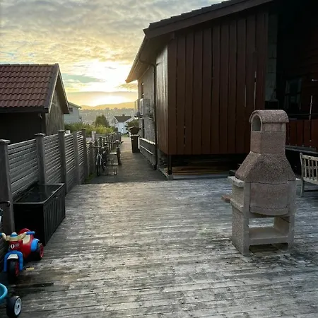 Very Centrally Located With Free Parking Apartman