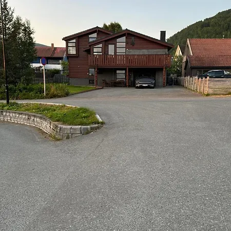 Very Centrally Located With Free Parking Apartamento Tromsø