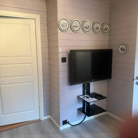 Very Centrally Located With Free Parking Apartment *