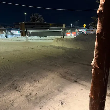 Very Centrally Located With Free Parking Apartamento *