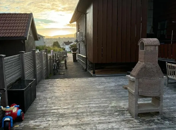 Very Centrally Located With Free Parking Apartamento