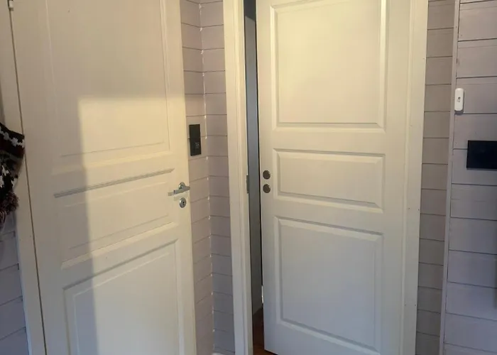 Very Centrally Located With Free Parking Apartamento